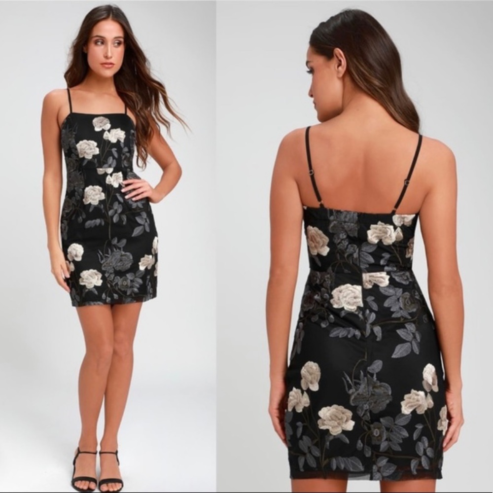 NWT lulus Elston Floral embroidered Bodycon dress mini size XS
